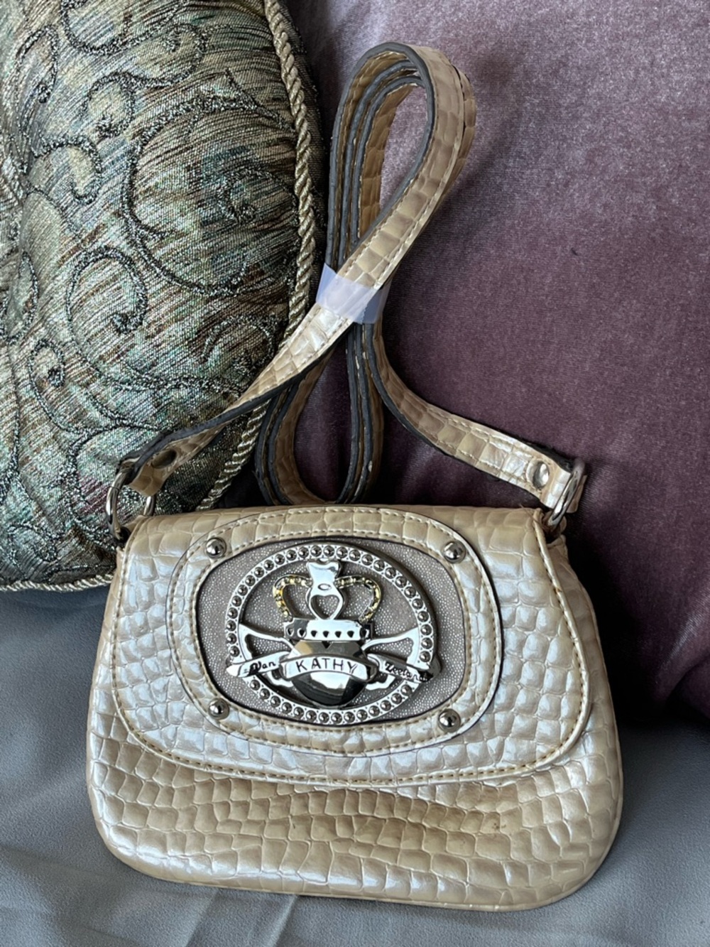Kathy Van Zeeland Metallic Ivory Gold Croc-Embossed Crossbody EUC Y2K LIKE NEW - Picture 5 of 9